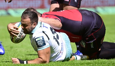 031026 - 10bet Lions v Ospreys - United Rugby Championship - Evardi Boshoff of Ospreys with the ball