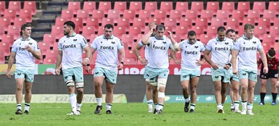 031026 - 10bet Lions v Ospreys - United Rugby Championship -  Ospreys players