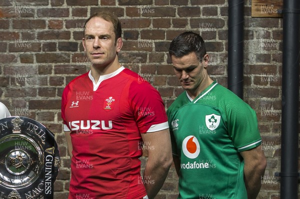 220120 - 2020 Guinness Six Nations Launch - Alun Wyn Jones of Wales talks to Jonathan Sexton of Ireland during the 2020 Guinness Six Nations Launch at Tobacco Dock, London