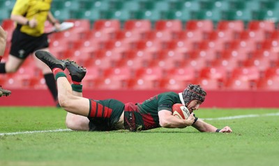 190426 - Aberavon Quins v Clwb Rygbi Cymry Caerdydd, Mens Division 2 Cup - Rhydian Williams of CRCC dives in to score try