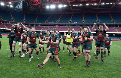 190426 - Aberavon Quins v Clwb Rygbi Cymry Caerdydd, Mens Division 2 Cup - Clwb Rygbi Cymry Caerdydd celebrate the win