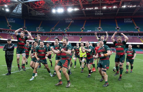 190426 - Aberavon Quins v Clwb Rygbi Cymry Caerdydd, Mens Division 2 Cup - Clwb Rygbi Cymry Caerdydd celebrate the win