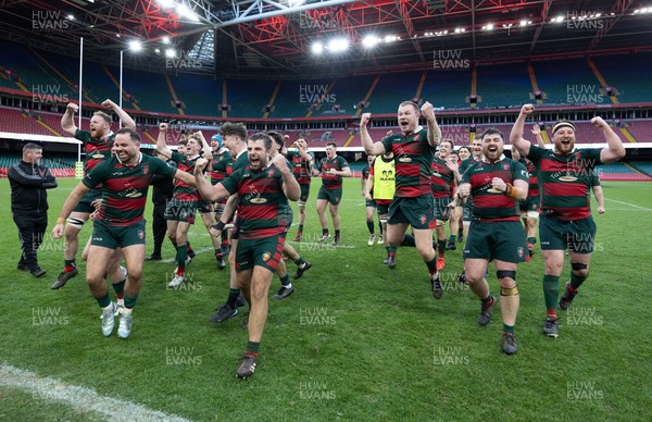 190426 - Aberavon Quins v Clwb Rygbi Cymry Caerdydd, Mens Division 2 Cup - Clwb Rygbi Cymry Caerdydd celebrate the win