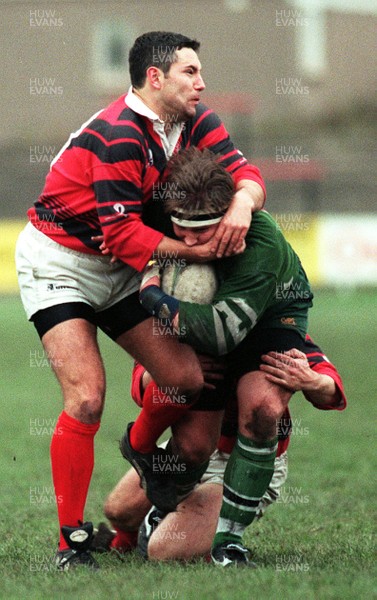 161295 - Aberavon v Caerphilly - Ian Phillips of Caerphilly is tackled by Gareth Thomas and Gareth Baber