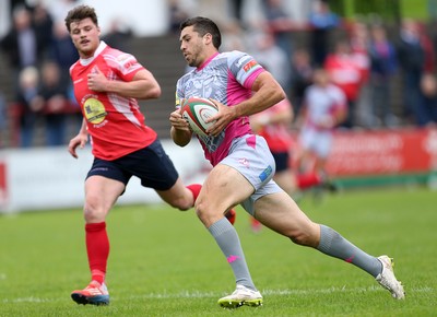 081016 - Aberavon v Llanelli - Principality Premiership - Will Price of Aberavon runs in to score a try