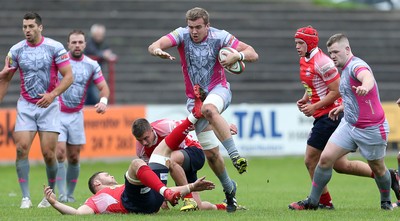 081016 - Aberavon v Llanelli - Principality Premiership - Ben Jones of Aberavon charges through the Llanelli defence