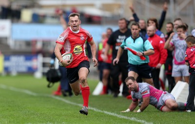 081016 - Aberavon v Llanelli - Principality Premiership - Ioan Nicholas of Llanelli runs in to score a try