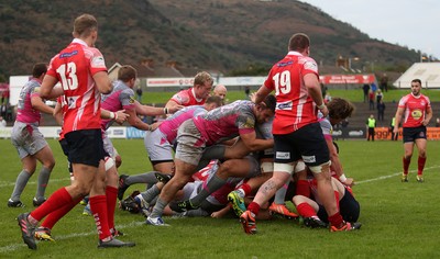 081016 - Aberavon v Llanelli - Principality Premiership - Chris Davies of Aberavon pushes over to score a try