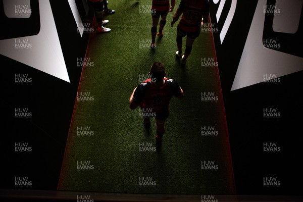 240422 - Indigo Group Premiership Cup Final � Aberavon v Newport - Teams run out of the tunnel for the second half