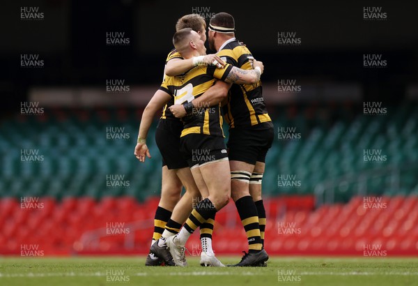 240422 - Indigo Group Premiership Cup Final � Aberavon v Newport - Newport celebrate the victory at full time