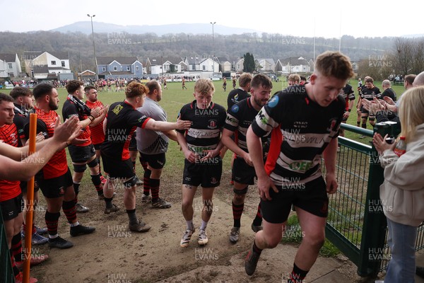 210326 - Abercrave v Dowlais - WRU Division One Semi Final - Teams goes in for half time