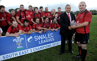 Abercynon Receive SWALEC League 3 South East Trophy 100511