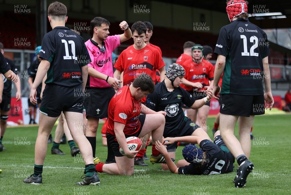 050525 - Abercynon v Llantrisant - U18 Shield Final - Boys U18s Finals Day - Kian Cadogan of Abercynon scores a try