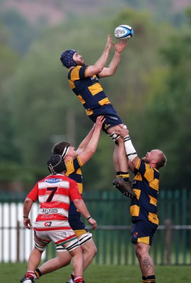 010526 - Aberdare v Ynysybwl - Mel Davies Cup Final - 
