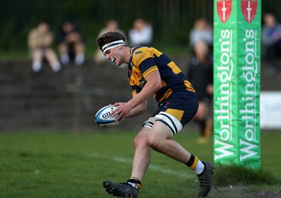 010526 - Aberdare v Ynysybwl - Mel Davies Cup Final - 