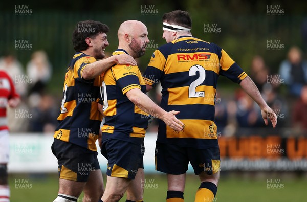 010526 - Aberdare v Ynysybwl - Mel Davies Cup Final - 