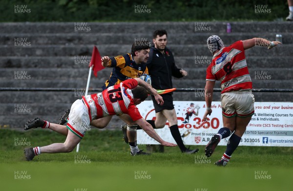 010526 - Aberdare v Ynysybwl - Mel Davies Cup Final - 