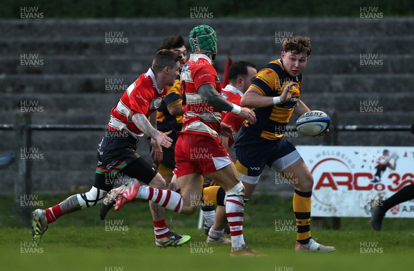 010526 - Aberdare v Ynysybwl - Mel Davies Cup Final - 