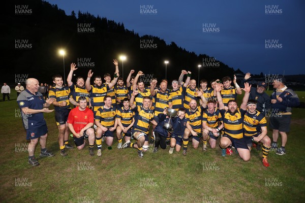 010526 - Aberdare v Ynysybwl - Mel Davies Cup Final - 