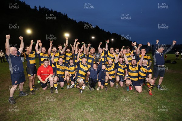 010526 - Aberdare v Ynysybwl - Mel Davies Cup Final - 
