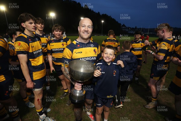 010526 - Aberdare v Ynysybwl - Mel Davies Cup Final - 