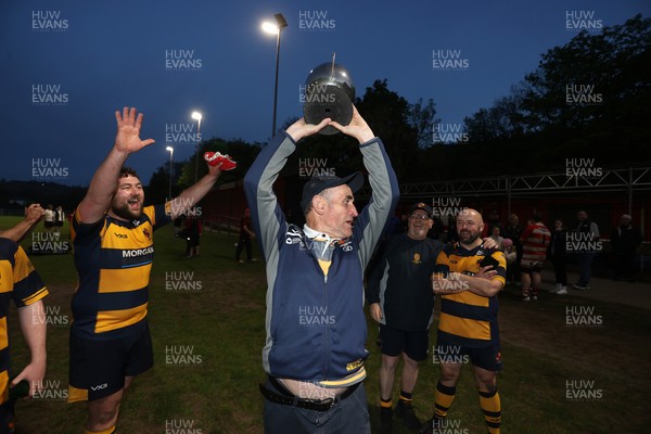010526 - Aberdare v Ynysybwl - Mel Davies Cup Final - 