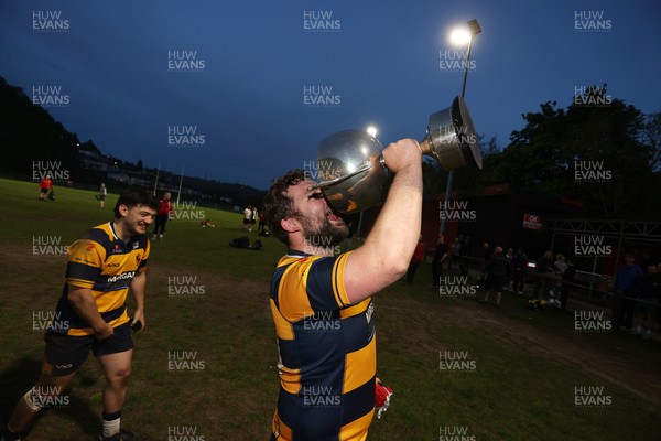 010526 - Aberdare v Ynysybwl - Mel Davies Cup Final - 