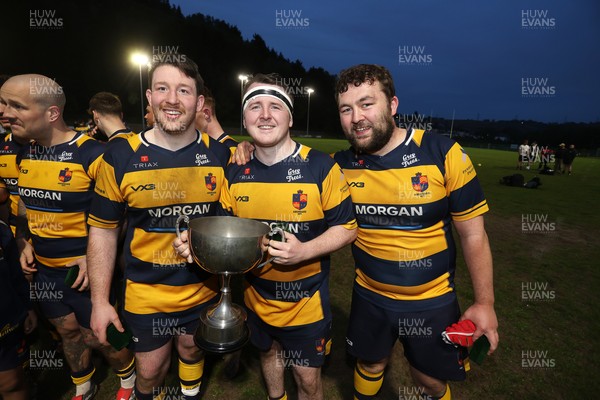 010526 - Aberdare v Ynysybwl - Mel Davies Cup Final - 
