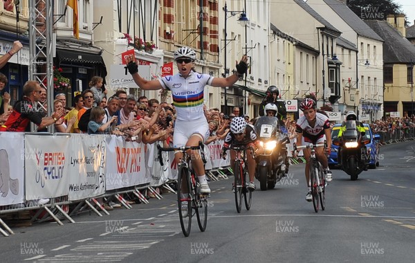 27.06.09 - Abergavenny Festival of Cycling British Womens' Road Race Championship Nicole Cooke celebrates her win 