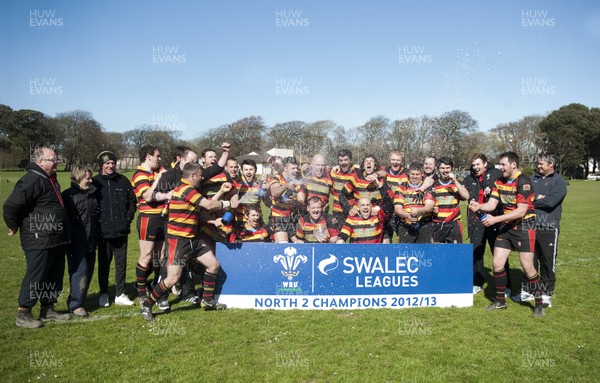 270413 - Abergele v Denbigh, SWALEC League 2 North -Denbigh RFC celebrate winning the Swalec League 2 North 