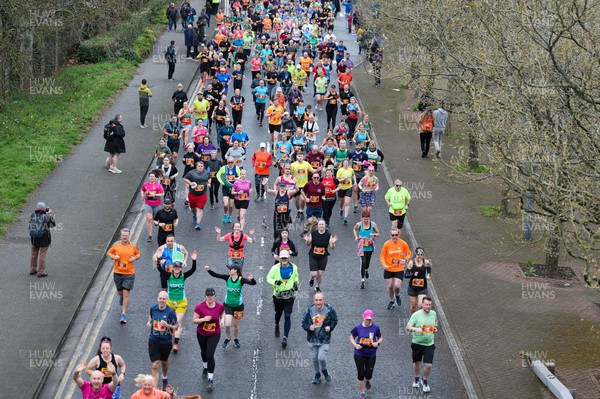 160423 - ABP Newport Wales Marathon & 10K - Runners set off at the start of the 10k race