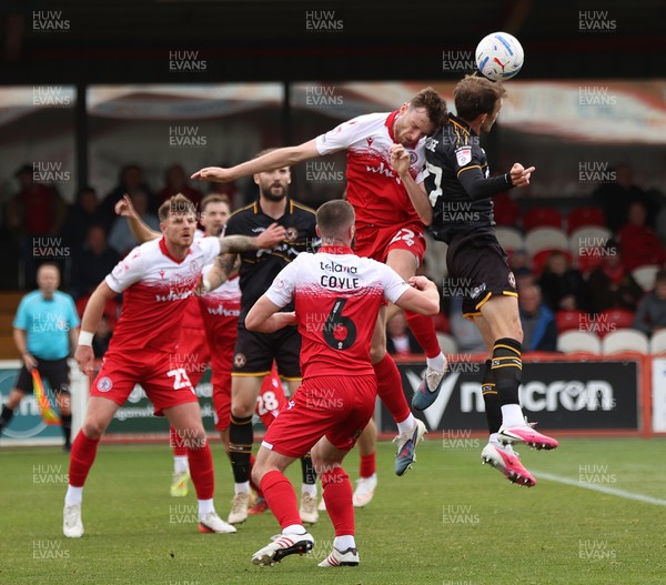 190926 - Accrington Stanley v Newport County - Sky Bet League 2 - Joe Anderson of Accrington and Christian Doidge of Newport head the ball