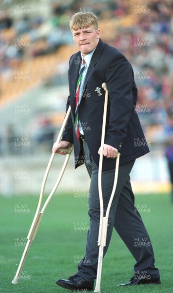 020696 - ACT v Wales - Stephen Ford on crutches at the game