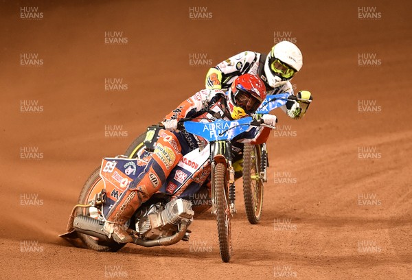 220717 - Adrian Flux British FIM Speedway Grand Prix 2017 - Emil Sayfutdinov (red) and Craig Cook (white) during heats