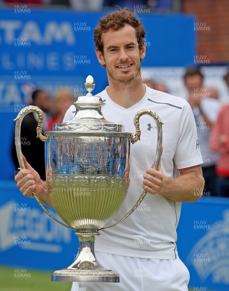 190616 - Aegon Championships at Queens  Club,Barons Court Finals Day - Andy Murray with the trophy