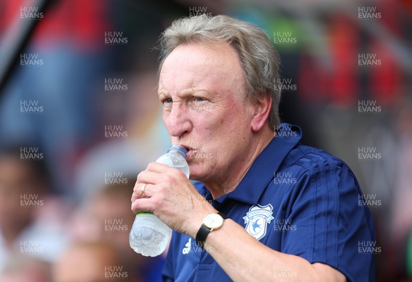 110818 - AFC Bournemouth v Cardiff City, Premier League - Cardiff City manager Neil Warnock at the start of the match