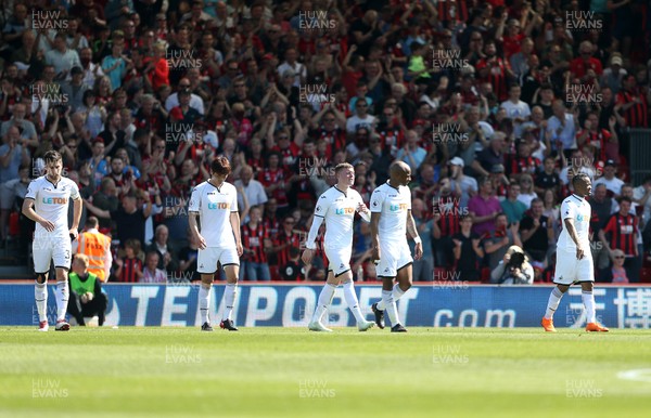 050518 - AFC Bournemouth v Swansea City - Premier League - Dejected Federico Fernandez, Ki Sung-Yueng, Alfie Mawson and Andre Ayew and Jordan Ayew of Swansea