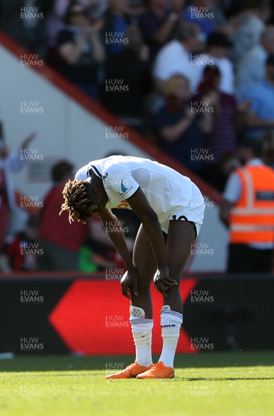 050518 - AFC Bournemouth v Swansea City - Premier League - Tammy Abraham of Swansea dejected at full time