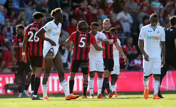 050518 - AFC Bournemouth v Swansea City - Premier League - Tammy Abraham and Jordan Ayew of Swansea  dejected at full time