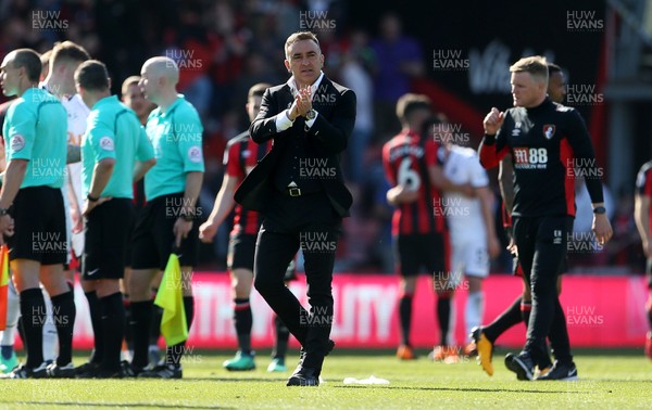 050518 - AFC Bournemouth v Swansea City - Premier League - Swansea Manager Carlos Carvalhal thanks the fans
