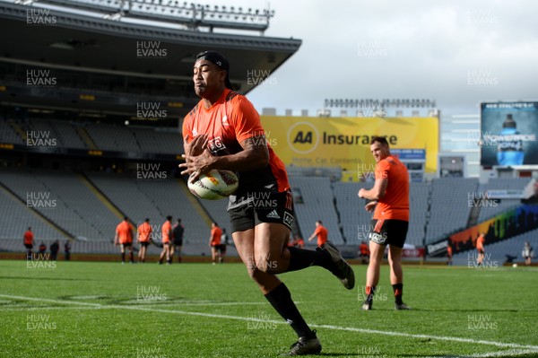 070717 - All Blacks Rugby Training - Julian Savea during training