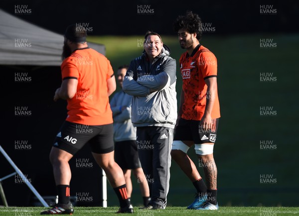 040717 - New Zealand All Blacks Rugby Training - Steve Hansen during training