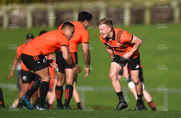 040717 - New Zealand All Blacks Rugby Training - Ngani Laumape and Damian McKenzie during training