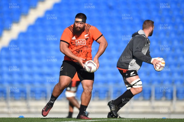 040717 - New Zealand All Blacks Rugby Training - Charlie Faumuina during training