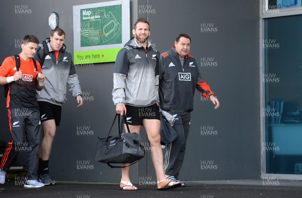 040717 - New Zealand All Blacks Rugby Training - Kieran Read and Steve Hansen during training