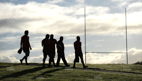 040717 - New Zealand All Blacks Rugby Training - All Black players arrive for training