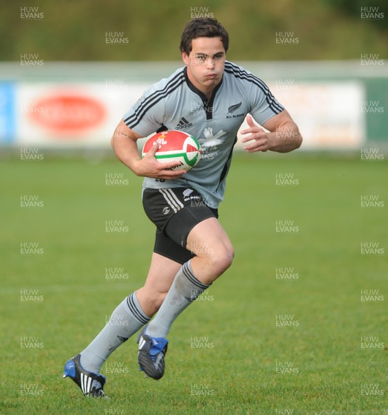 04.11.09 - New Zealand Rugby Training - Zac Guildford in action during training. 