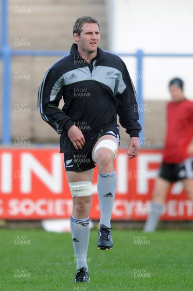 05.11.09 - New Zealand Rugby Training - Kieran Read in action during training. 