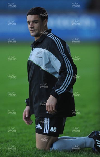 05.11.09 - New Zealand Rugby Training - Dan Carter during training. 