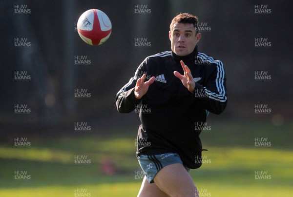 181114 - New Zealand All Blacks Training - Dan Carter during training